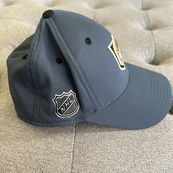 Vegas Golden Knights Hat - Picture 4 of 5
